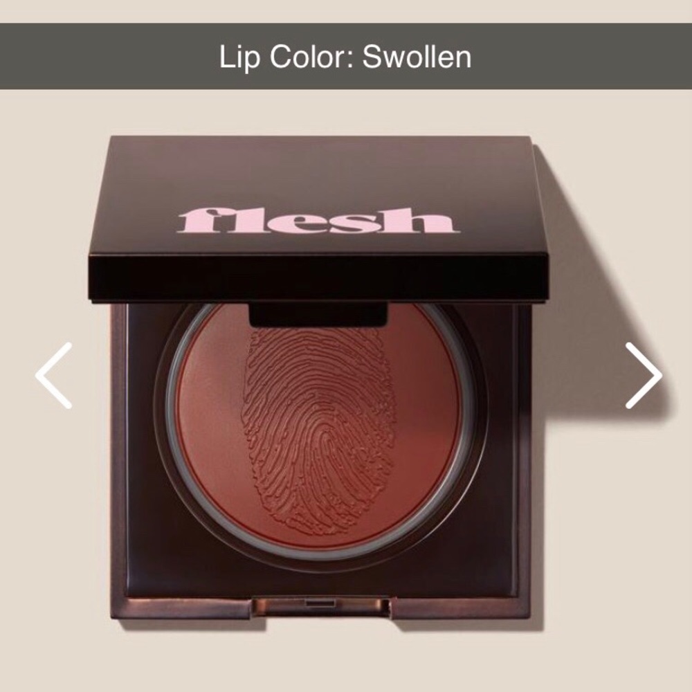 Flash Sale ⭐️⭐️⭐️ Flesh Lip Compact in Swollen